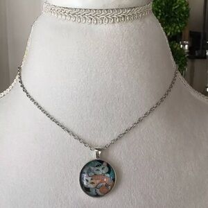 LAST 1! NEW Cats Pendant Necklace Round Cabochon Silver Tone 18” Chain Kittens